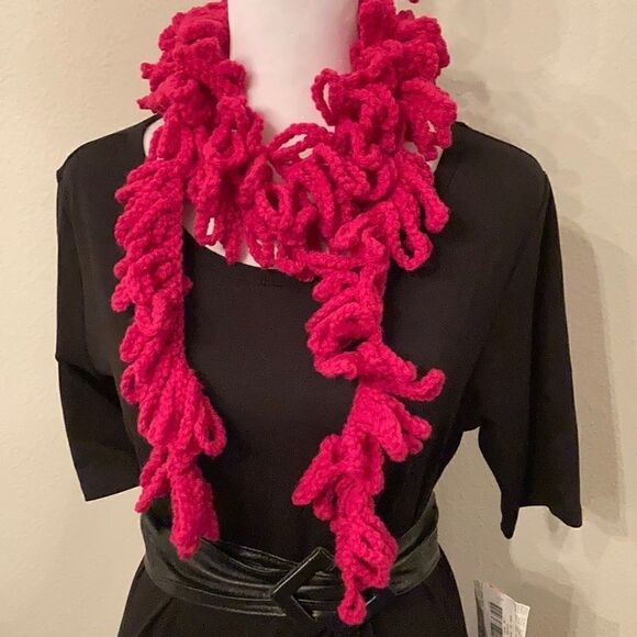 Angelas Designs NWT hand crocheted hot pink Boa scarf - Picture 2 of 8